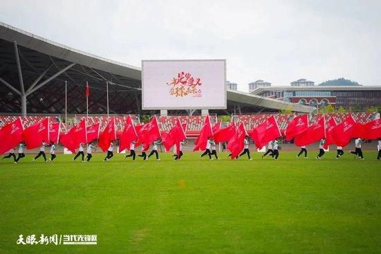 预告中，张译在反叛军枪口的威胁下，举起外交护照凝视镜头